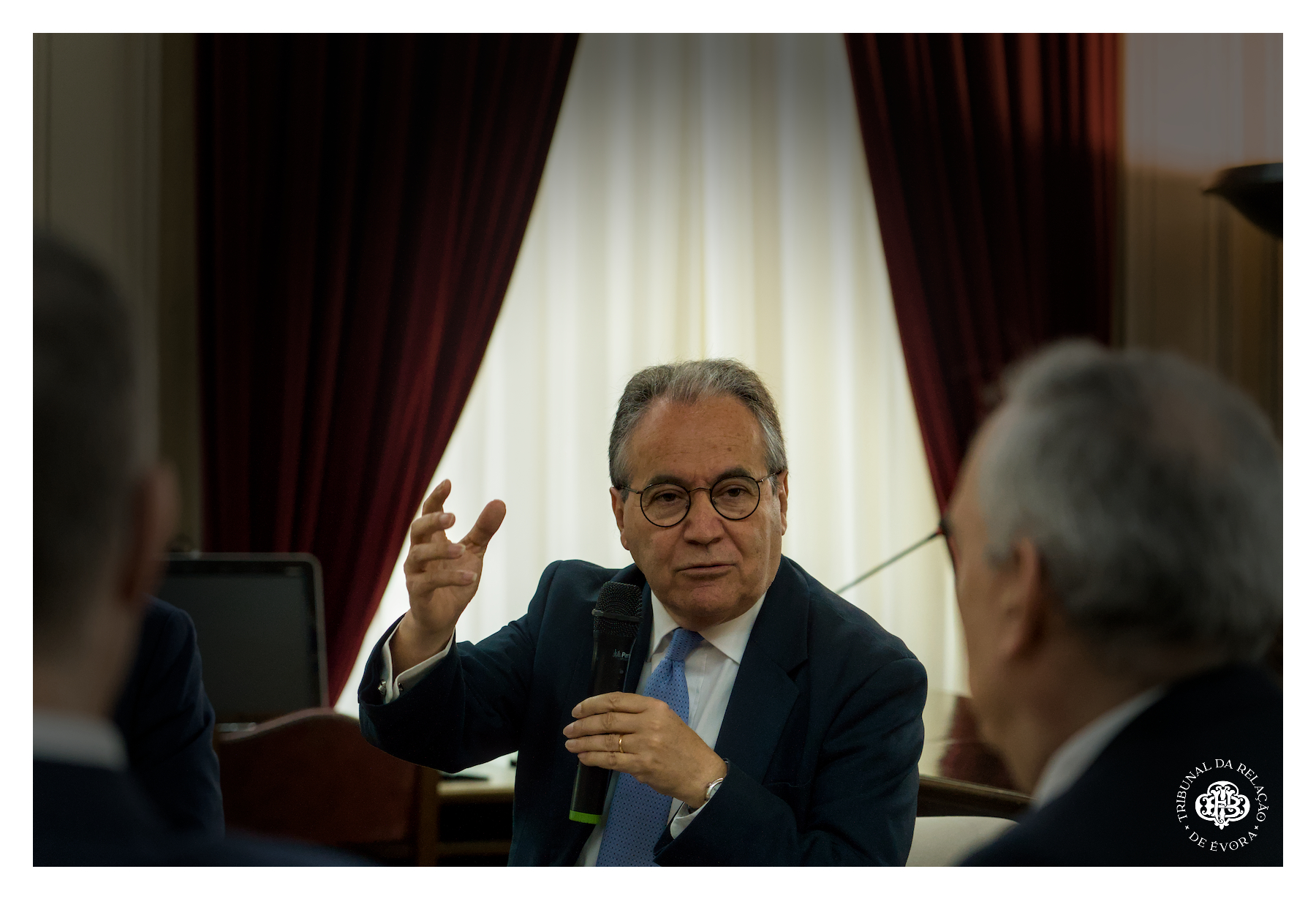 COLÓQUIO COMEMORATIVO DO CINQUENTENÁRIO DA CONSTITUIÇÃO DA REPÚBLICA PORTUGUESA ● 09 de ABRIL de 2026 ● Tribunal da Relação de Évora COLÓQUIO COMEMORATIVO DO CINQUENTENÁRIO DA CONSTITUIÇÃO DA REPÚBLICA PORTUGUESA ● 09 de ABRIL de 2026 ● Tribunal da Relação de Évora